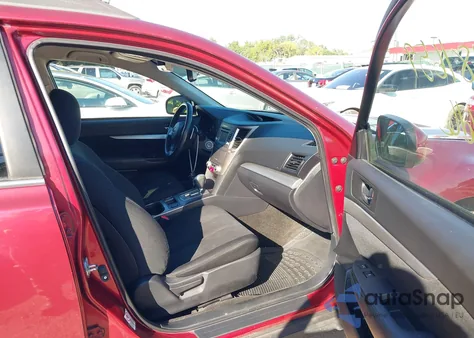 2014 Subaru Outback 2.5I Premium z USA, uszkodzony, nr VIN 4S4BRBCC1E3214674